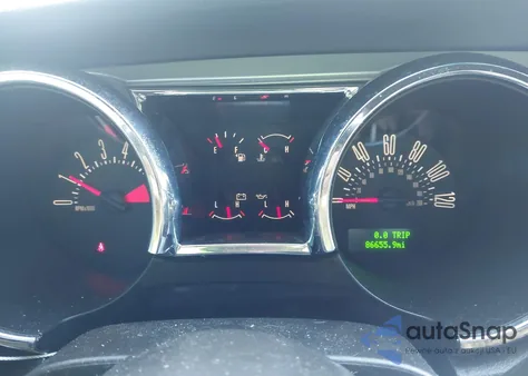 2008 Ford Mustang V6 Deluxe/V6 Premium z USA, uszkodzony, nr VIN 1ZVHT80N585119405